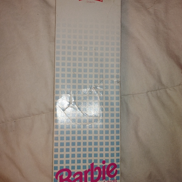 Collectors edition 1992 little Debbie barbie - Picture 10 of 10